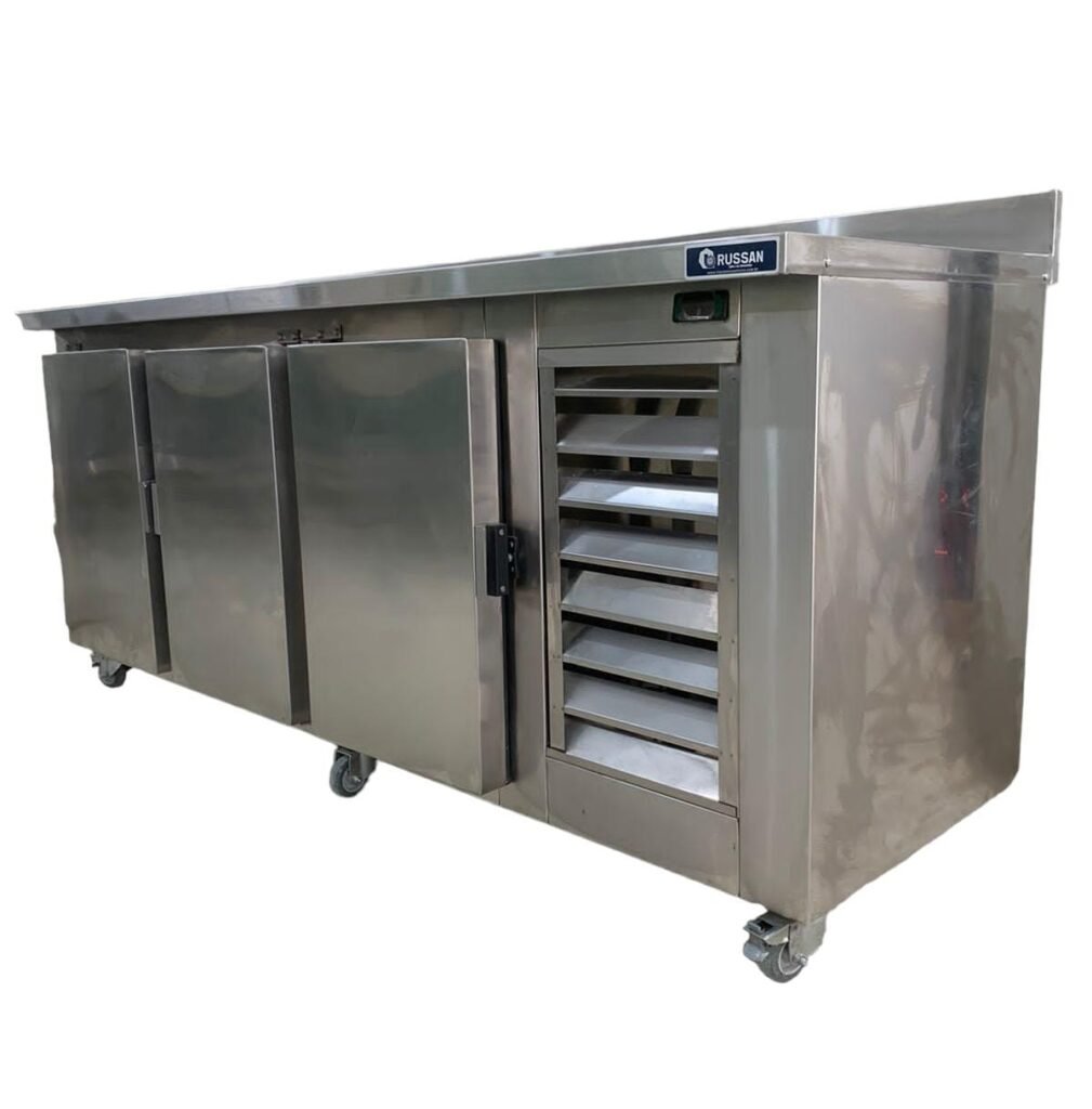 Balcão refrigerado inox com gavetas e rodízios Balcão inox profissional com gavetas e rodízios